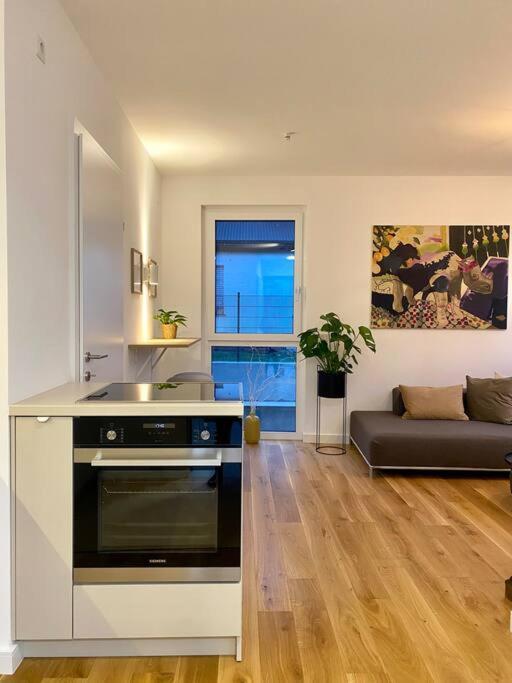 Modern Studio Gardenia_Gartenwohnung Alte Donau Wina Bagian luar foto