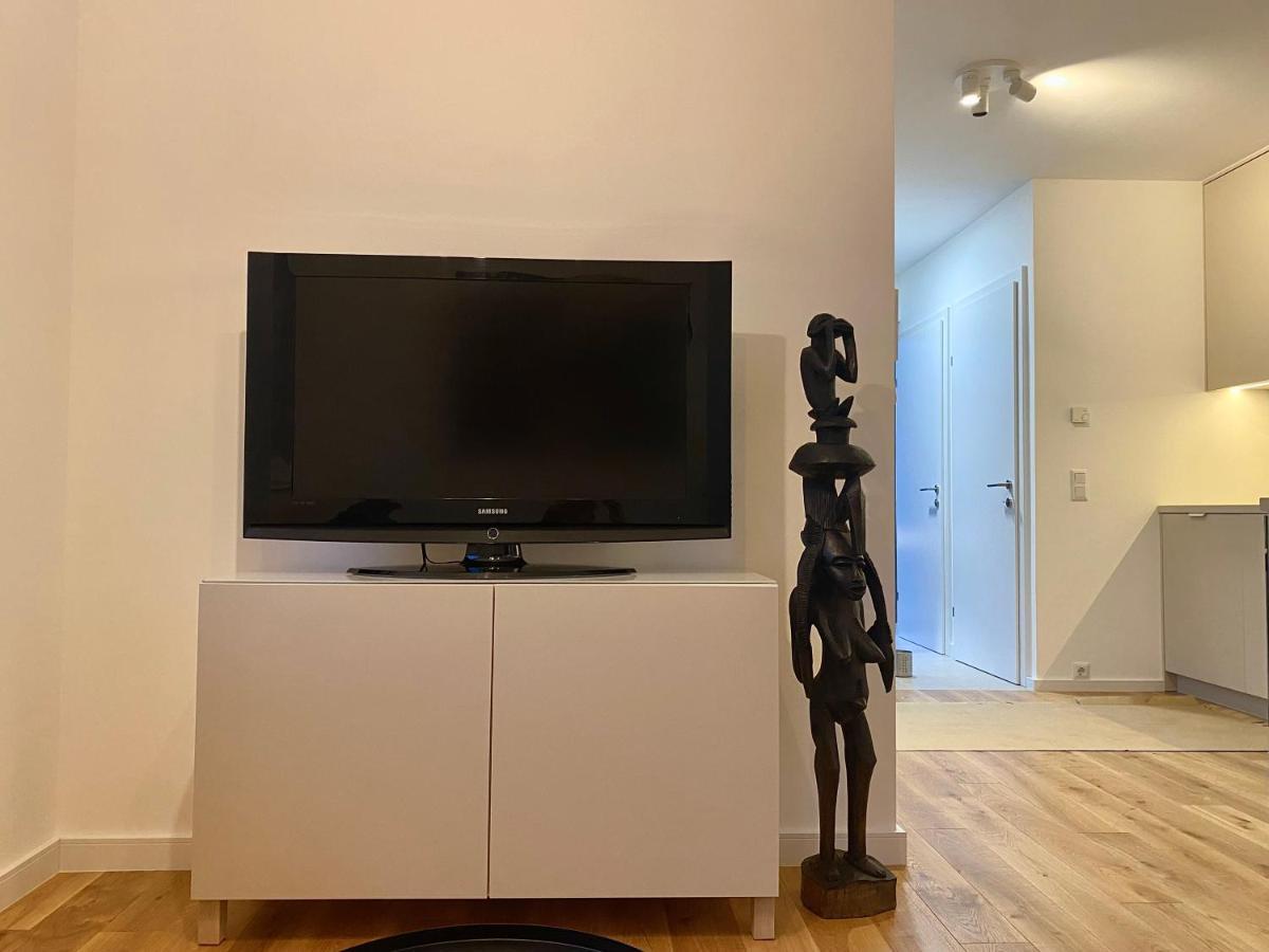 Modern Studio Gardenia_Gartenwohnung Alte Donau Wina Bagian luar foto