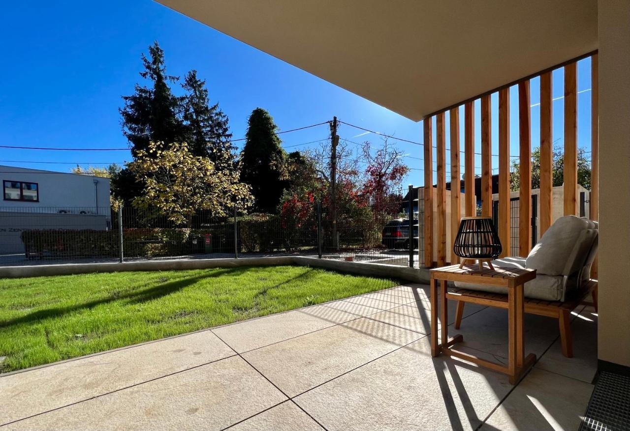 Modern Studio Gardenia_Gartenwohnung Alte Donau Wina Bagian luar foto